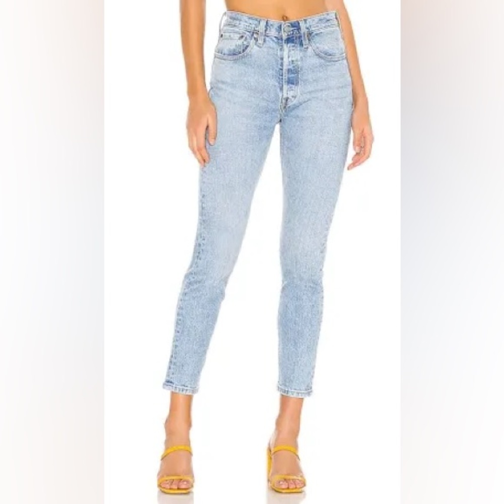 Levi’s 501 Women’s Skinny High Rise Light Wash Jeans